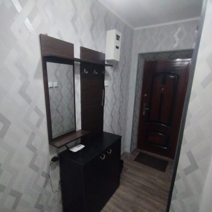 Здається квартира подобово, 1 поверх.