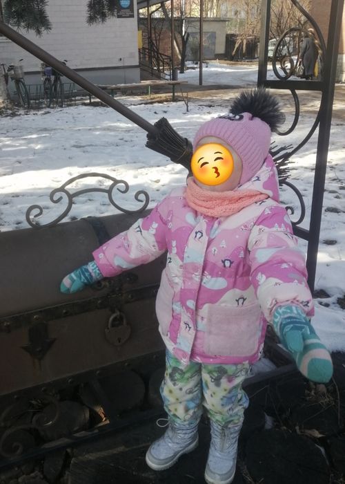 Зимова куртка ,яскравий принт