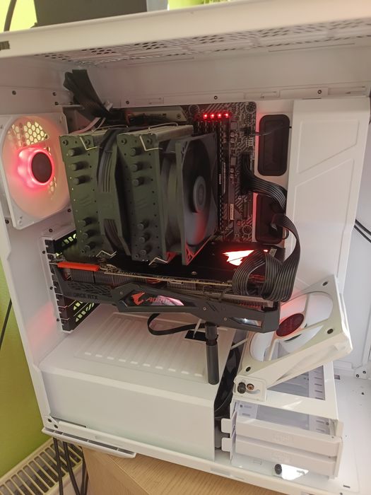 Komputer Gamingowy i9-9900k/ 32GB Ram  3000Mhz/ RTX 2080 TI/ 1 TB SSD M2/