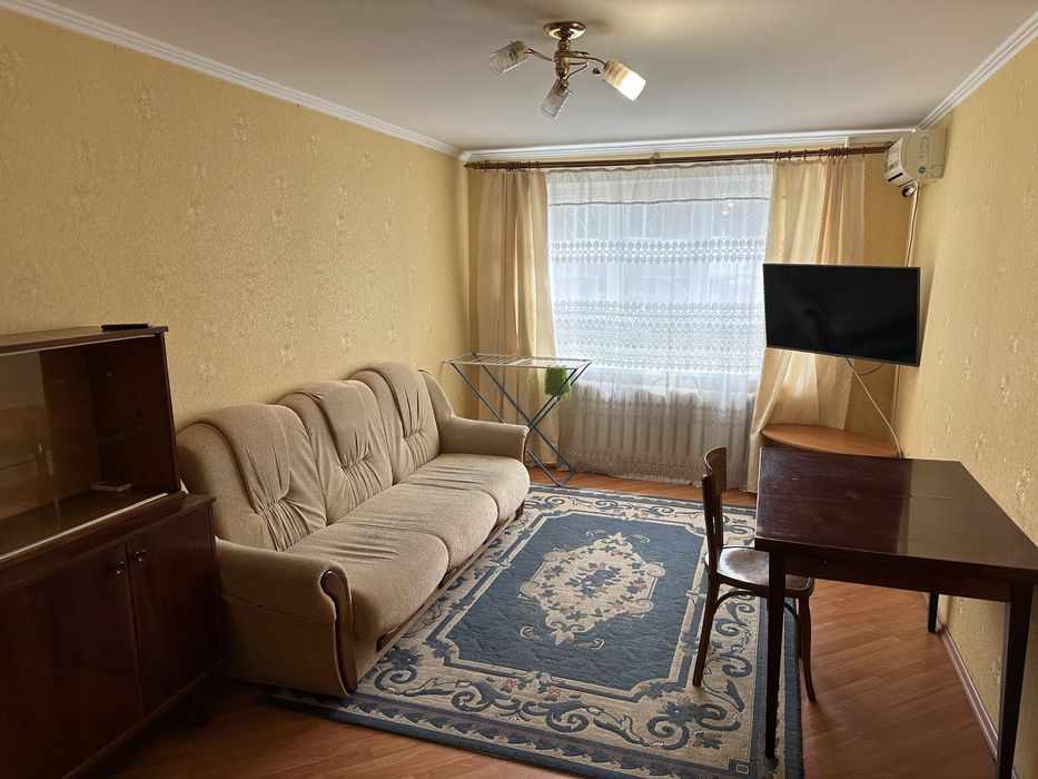 Оренда кімнати для дівчини на Замості, (Некрасова, Центральний ринок)