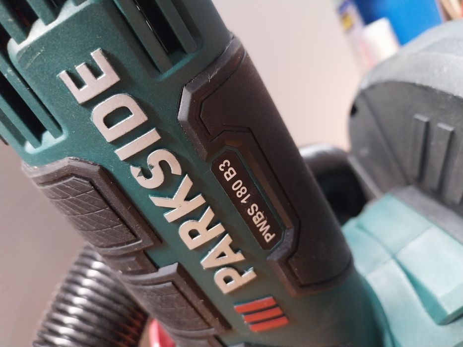 Lixadora de Paredes e tetos 1050w Parkside