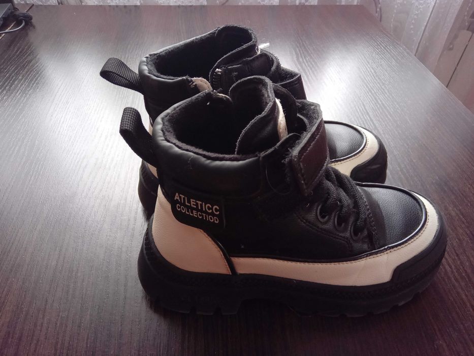 зимове взуття для дівчинки