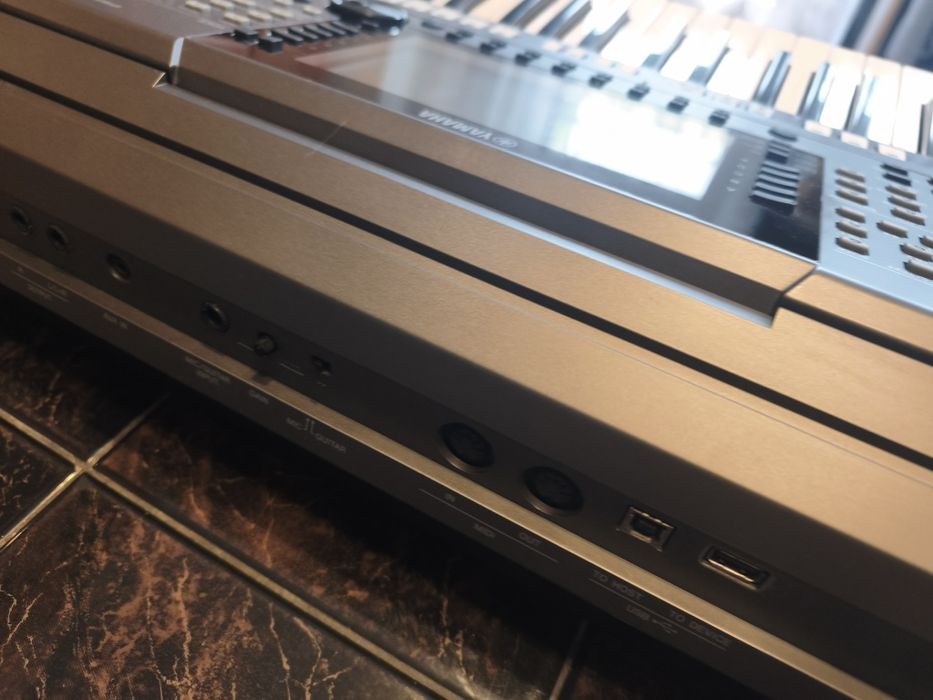 Yamaha psr s 770