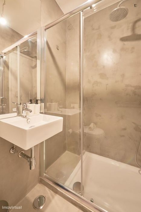 Quarto - localizado em Entrecampos Lisbon
