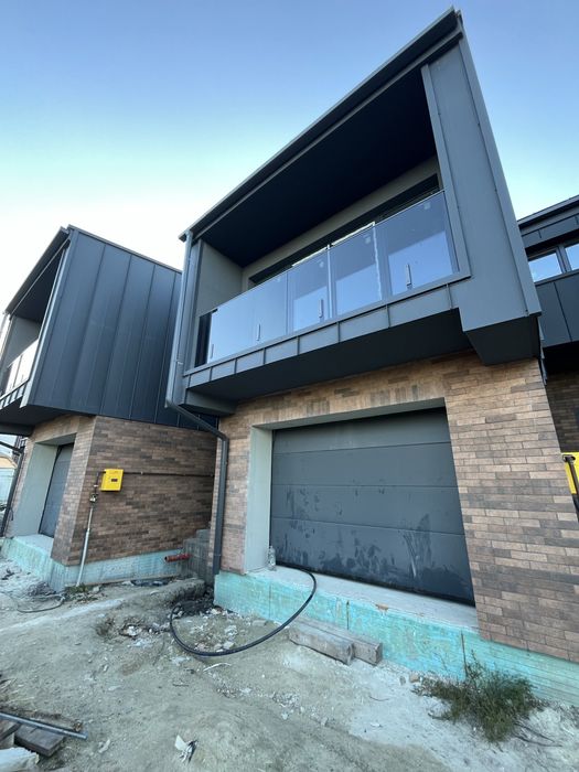 Продається таунхаус із сучасним дизайном р-н Каскад. Розтермінування.