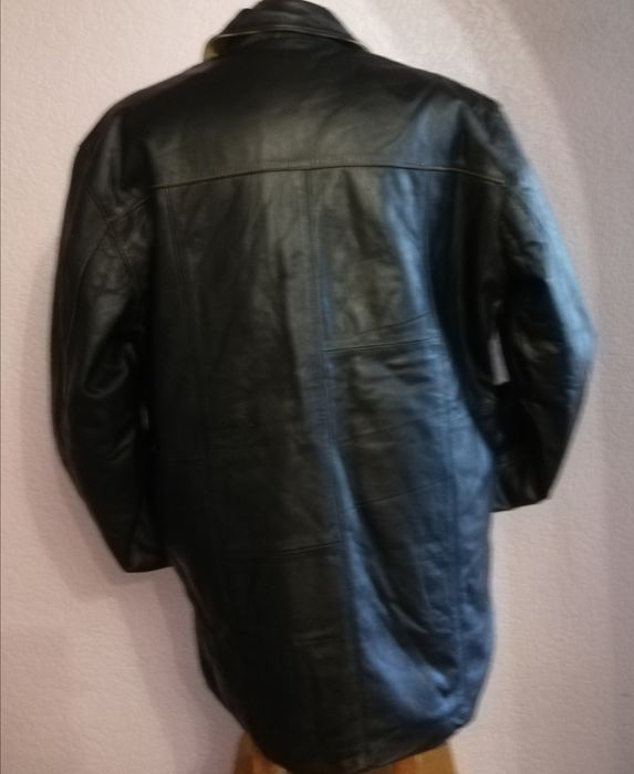 Шкіряна чоловіча куртка