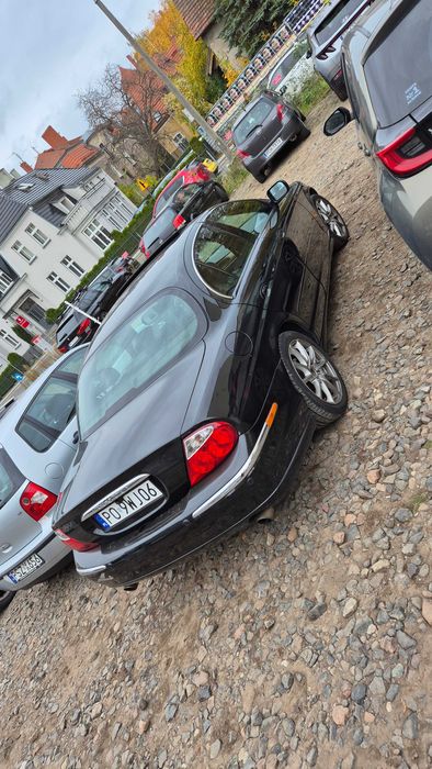 Syndyk sprzeda samochód Jaguar S-Type