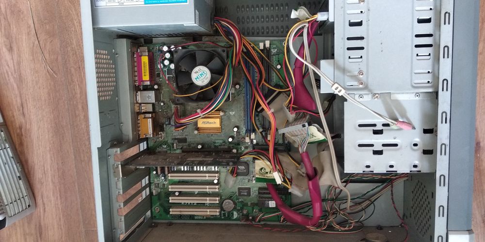 No3 komputery PC za czasów Windows XP Intel amd Pioneer HP DVD akcesor