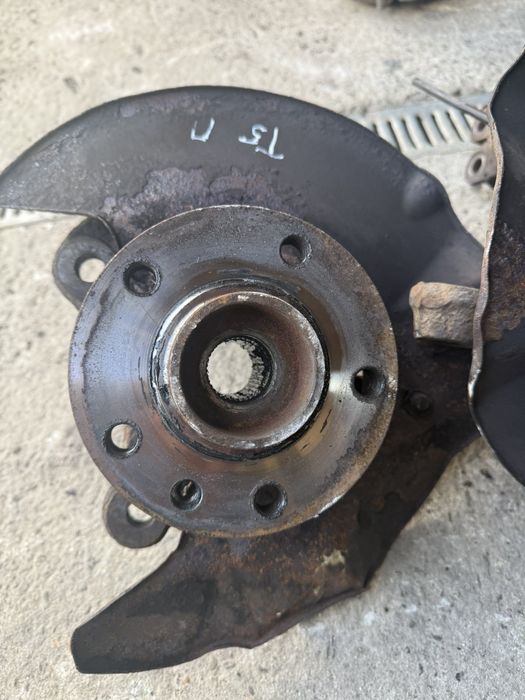 Цапфа ступиця фольцваген транспортер т5