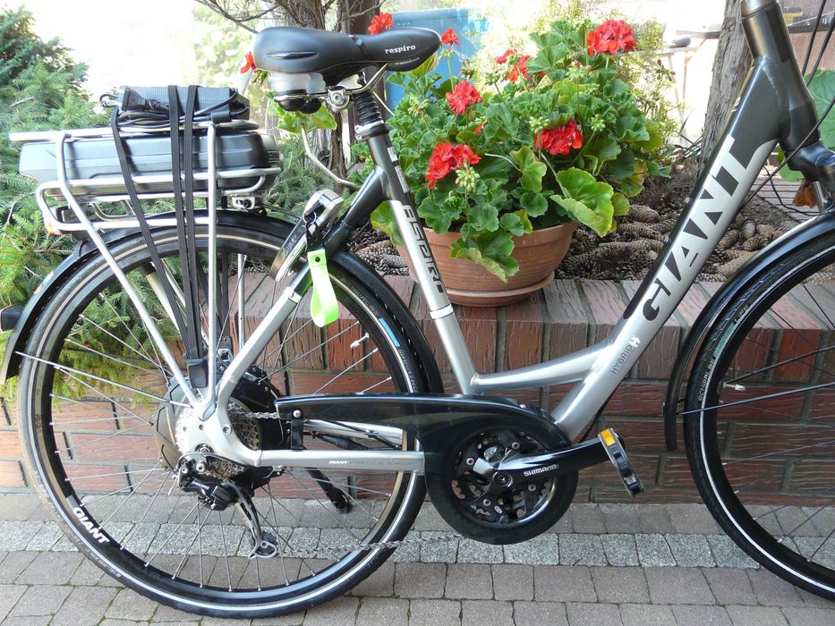 Rower elektryczny GIANT Aspiro Hybrid 28"/55 L, Deore, Niderland