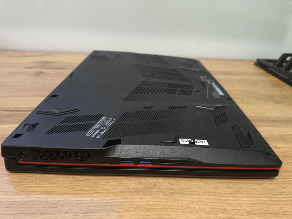 Ігровий ноутбук MSI GL73 8SC 17.3 i7 GTX1650 4GB 16GB 500SSD