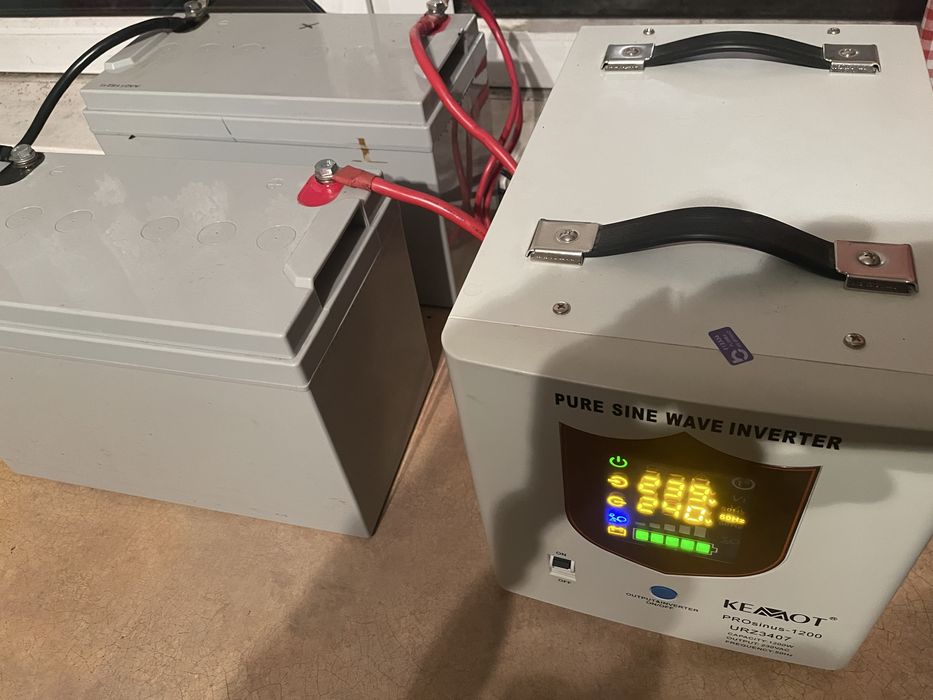 Kemot URZ 3407 Pro Sinus-1200 plus 2 x 100Ah AGM