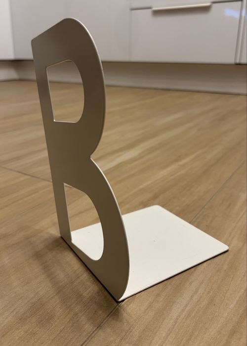 Suporte livros lateral, forma letra B