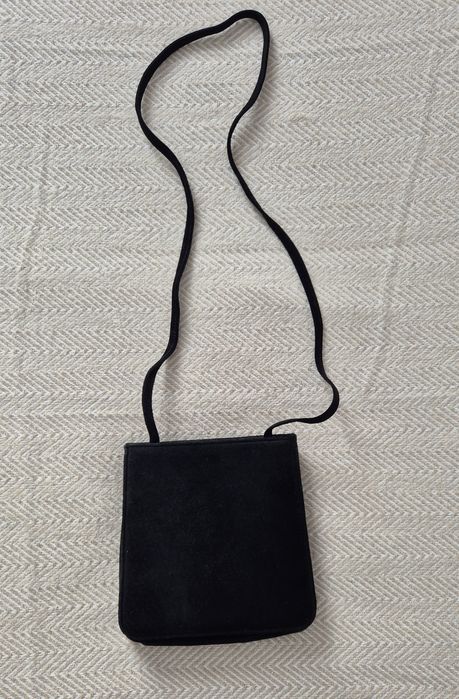 Mała torebka czarna zamsz.