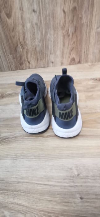 Бігові кросівки NIKE AIR HUARACHE р.40 кроссовки