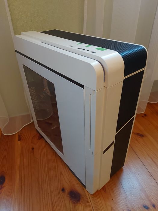 Ігровий комп'ютер з монітором LG 27  4K