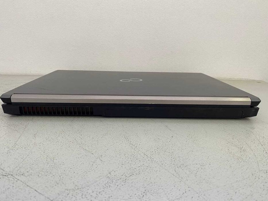 Ноутбук Б-клас Fujitsu Celsius H730 / 15.6" (1920x1080) TN / Core i7-4900MQ / 32 GB DDR3 / 256 GB SSD / Quadro K2100M, 2 GB GDDR5, 128-bit