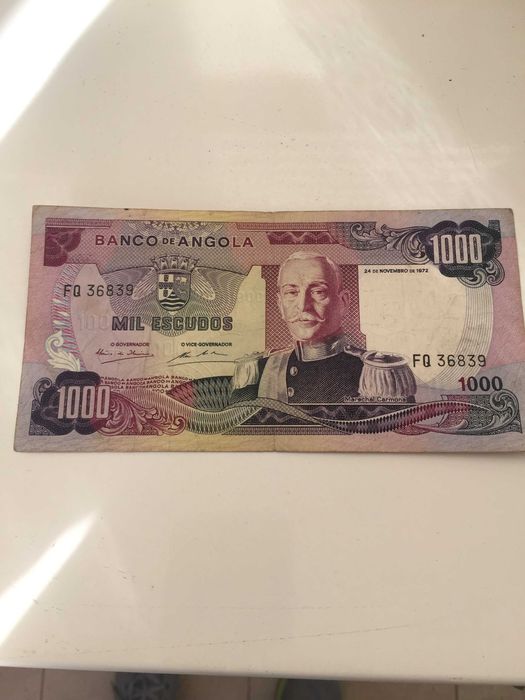 Notas antigas ( Angola e Portugal )