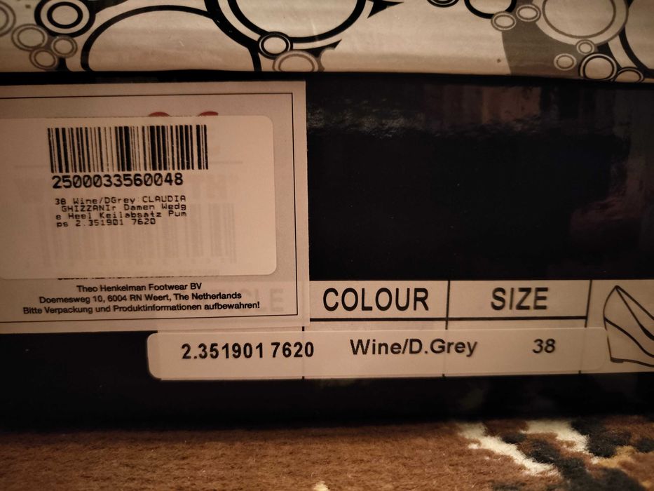 Nowe, damskie buty na koturnie, roz. 38. Claudia Ghizzani