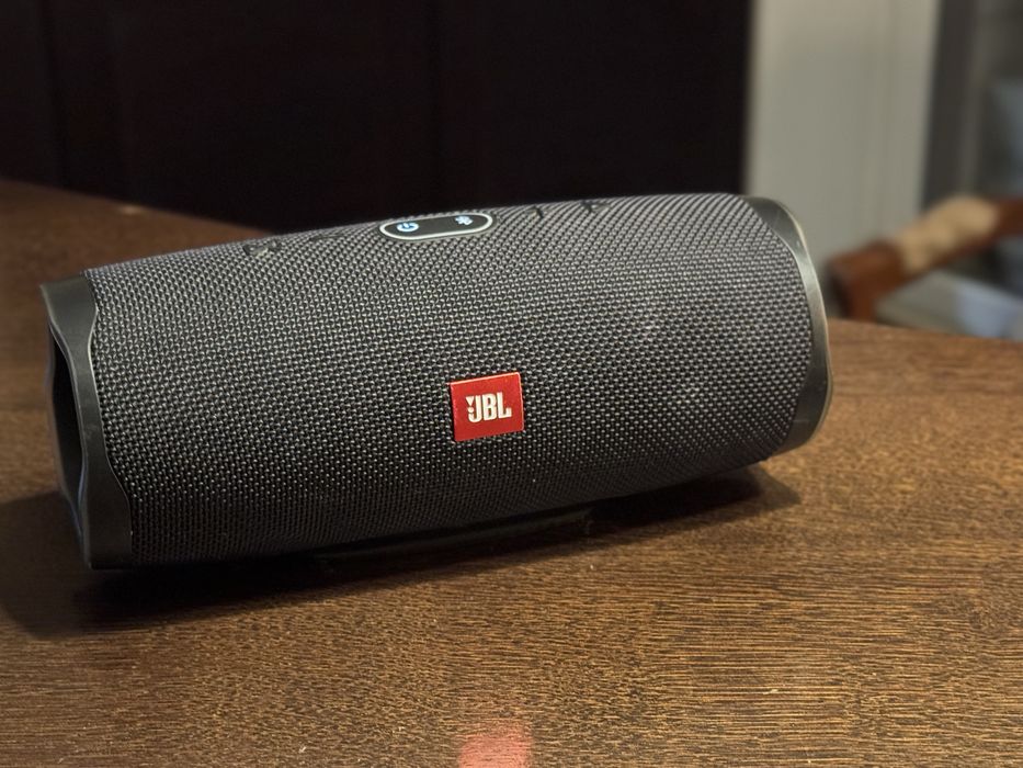 Пара Bluetooth-колонок JBL Charge 4