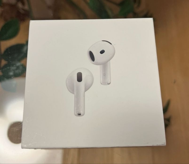 Apple AirPods 4 with ANC