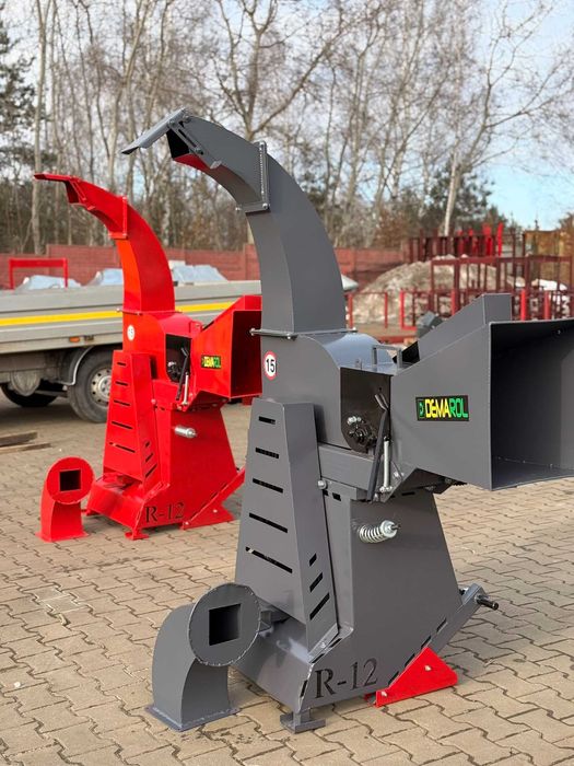 Półąutomatyczny rębak do drzewa gałęzi