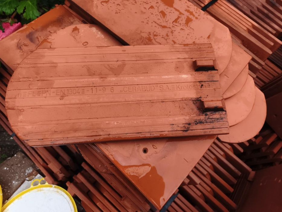 Sprzedam nową dachówkę ceramiczną karpiówkę – ok. 1210 sztuk.