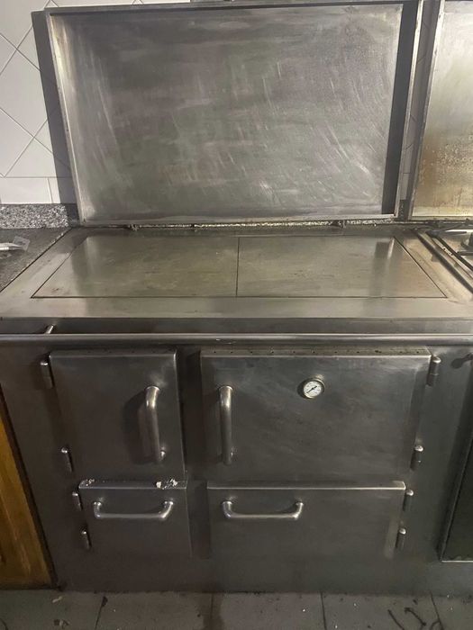 Vendo fogão a lenha/gás