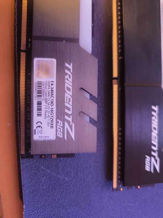 16  GB DDR4-3446 Trident Z RGB