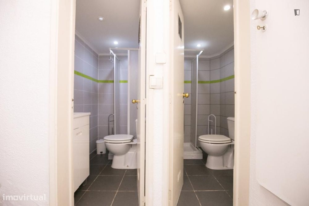 Quarto - localizado em Alameda Lisbon