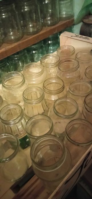 Банки 1л , 0,5л.