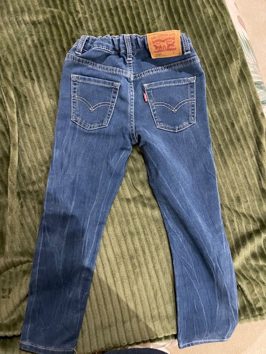 Jeans levis em bom estado criança