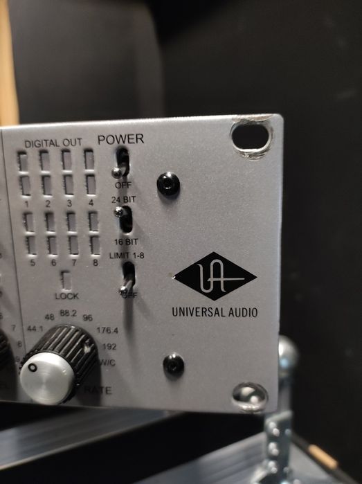 Universal Audio 4-710d Preamplificador 4 canais