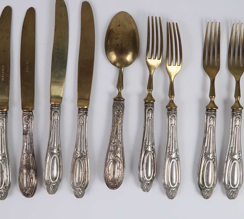 15 talheres antigos em metal