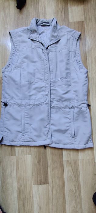 Kamizelka koloru szargo