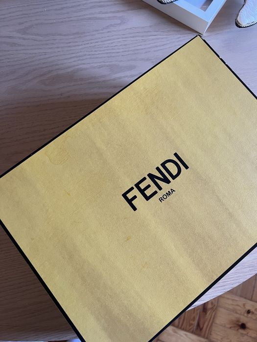 Ténis Fendi para homem, tamanho 44, autêntico e sem uso.