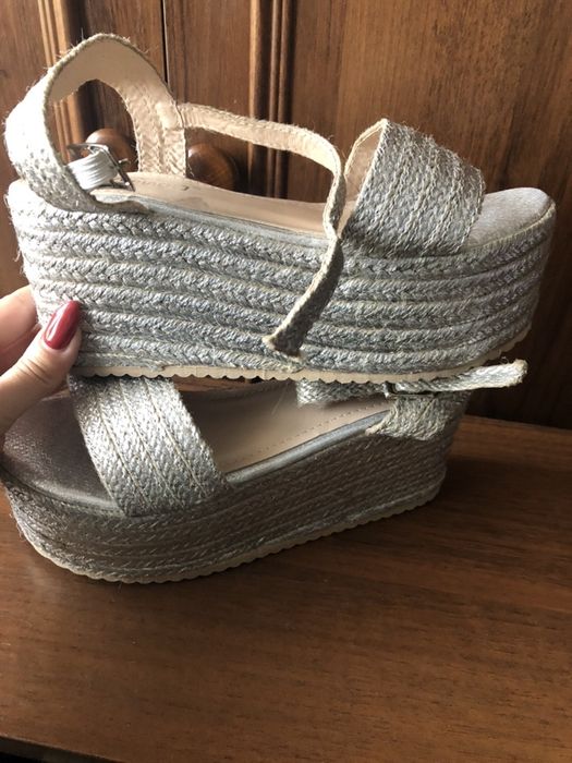 Босоножки жіночі