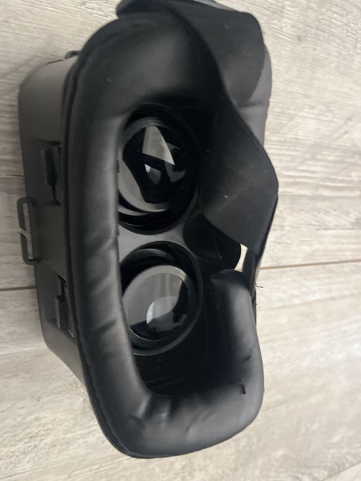 Virtual reality glasses