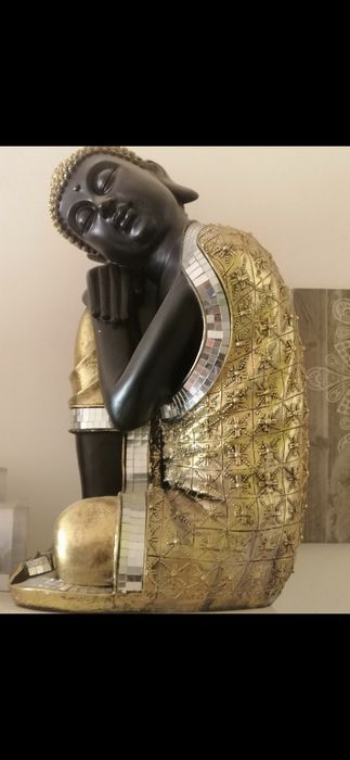 Buda Gigante com caixa