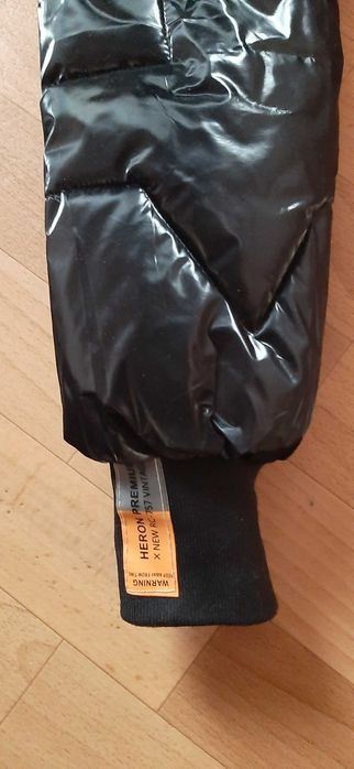 Куртка на девочку подростка.