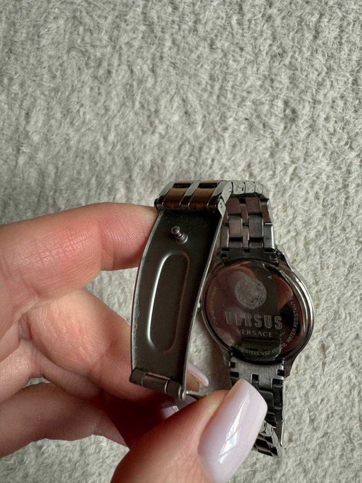 Женские часы Versus Versace