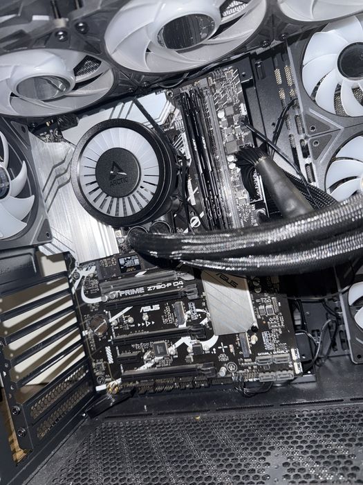 PC GAMER I9 14900KF + 32GB RAM