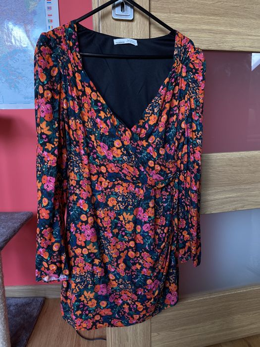 jak nowa sukienka pull&bear hit lekko marszczona