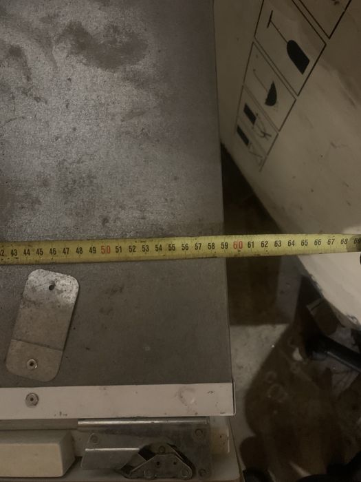 Холодильник під забудову вбудований