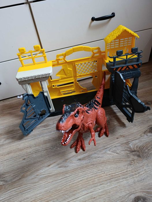 Dinozaur zabawka interaktywny