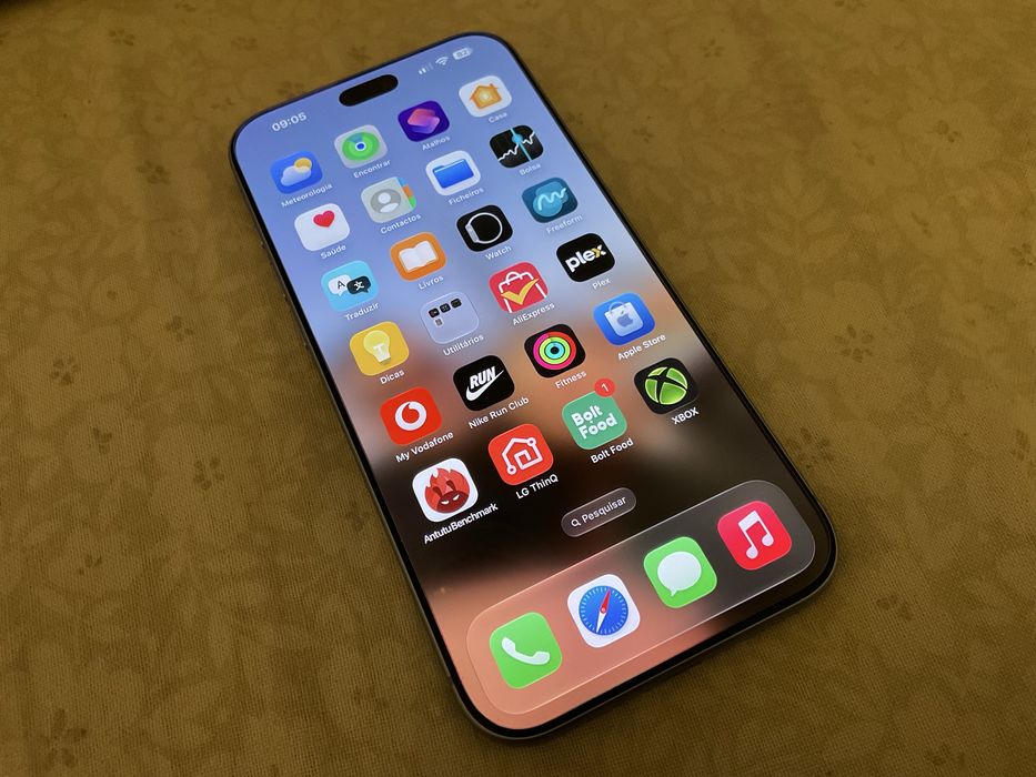 18 pro max  256. Novo modelo