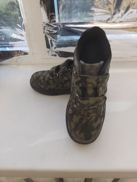 Кроссовки на мальчика