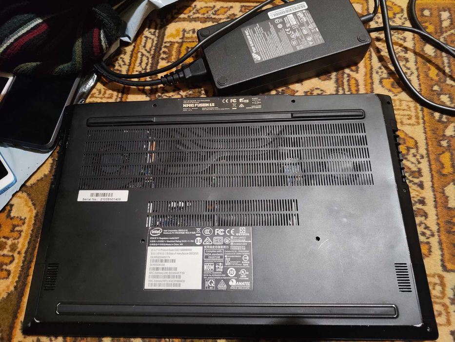 Ноутбук i7-9759H 16гб ддр4 ssd 512