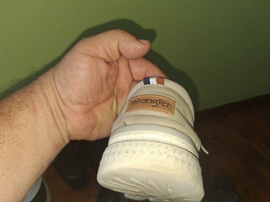 6 pares  de sapatos e tênis ,usado poucas vezes