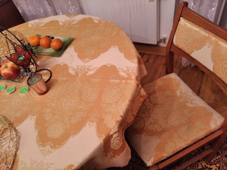 Пять стульев = 750 грн & скатерть в ПОДАРОК